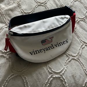 Vineyard vines Fanny pack